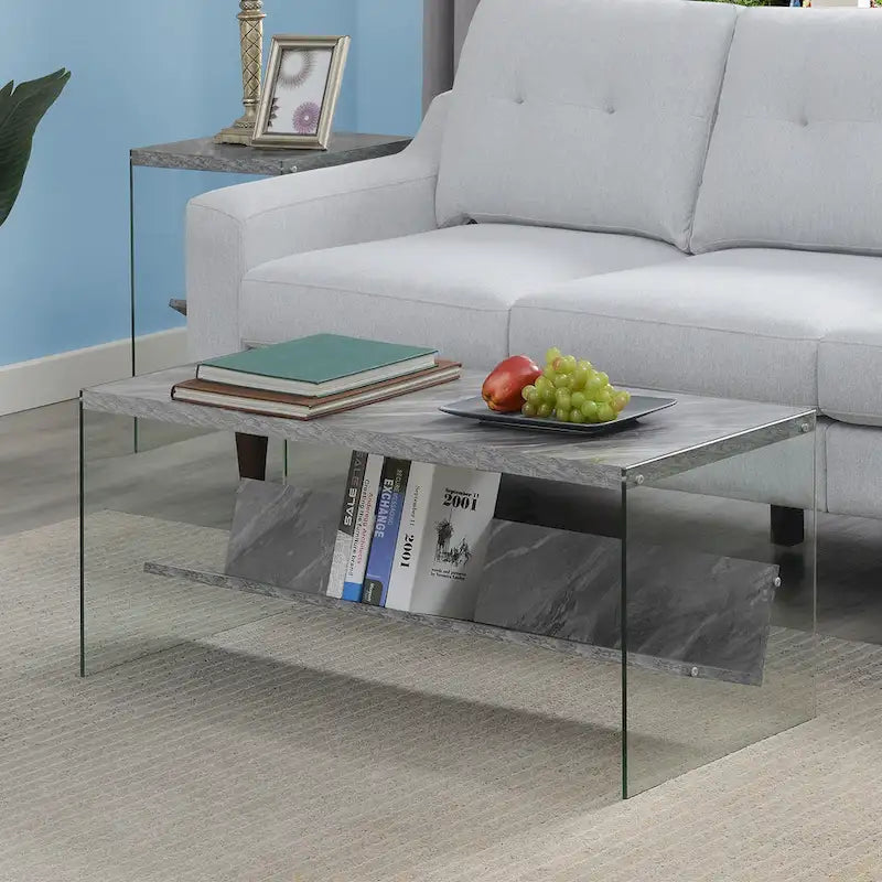 Couchtisch aus Glas mit Ablage